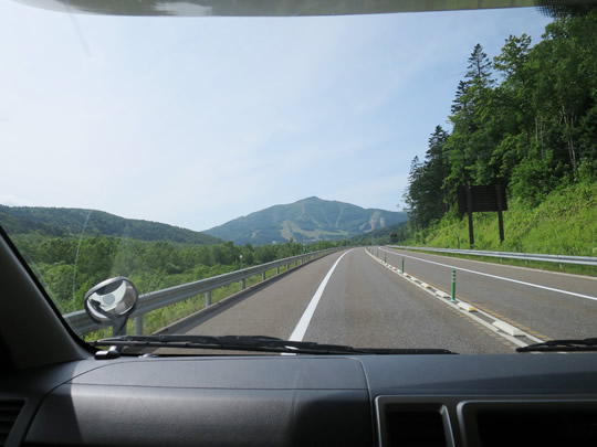 帰りの高速を走ります